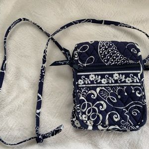 Vera Bradley Crossbody Bag in Twirly Birds Navy